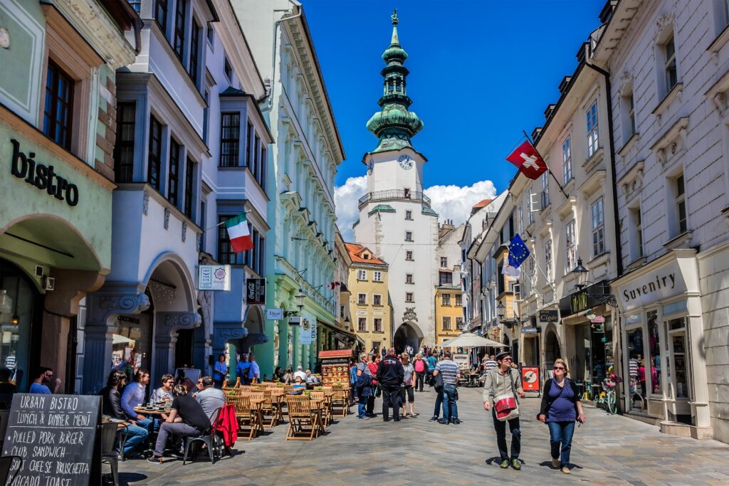 Anketa: Reštart turizmu v Bratislave hodnotí manažér reštaurácie, predstaviteľka ZOO a hovorca BTB