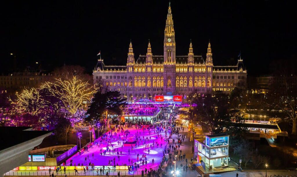 Vianočné trhy vo Viedni.