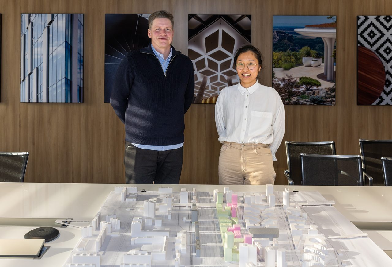 Urbanisti z Gehl architects: Morten Kjer Jeppesen a Yaxin Wang.
