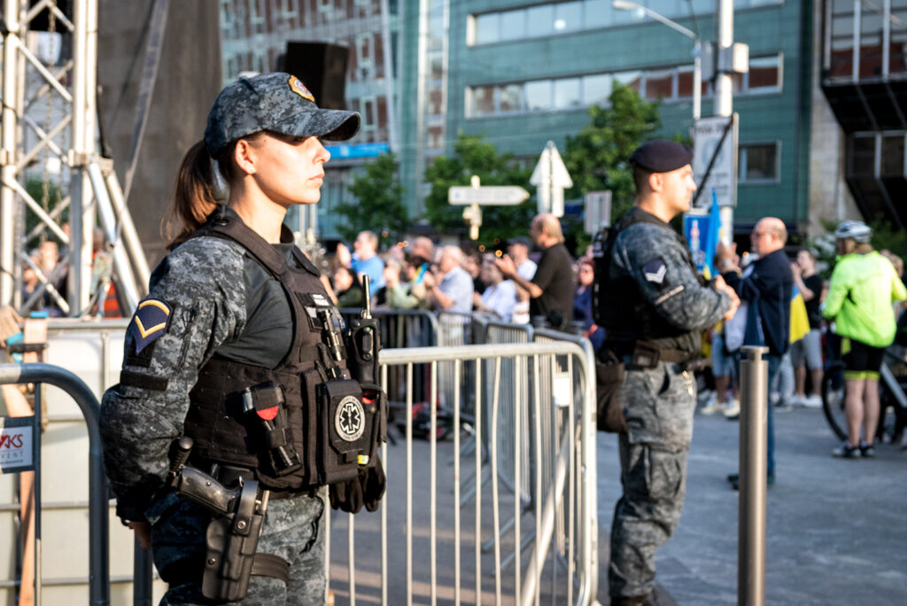 Nočná s mestským policajtom: Bratislava sa stáva bezpečnejším mestom