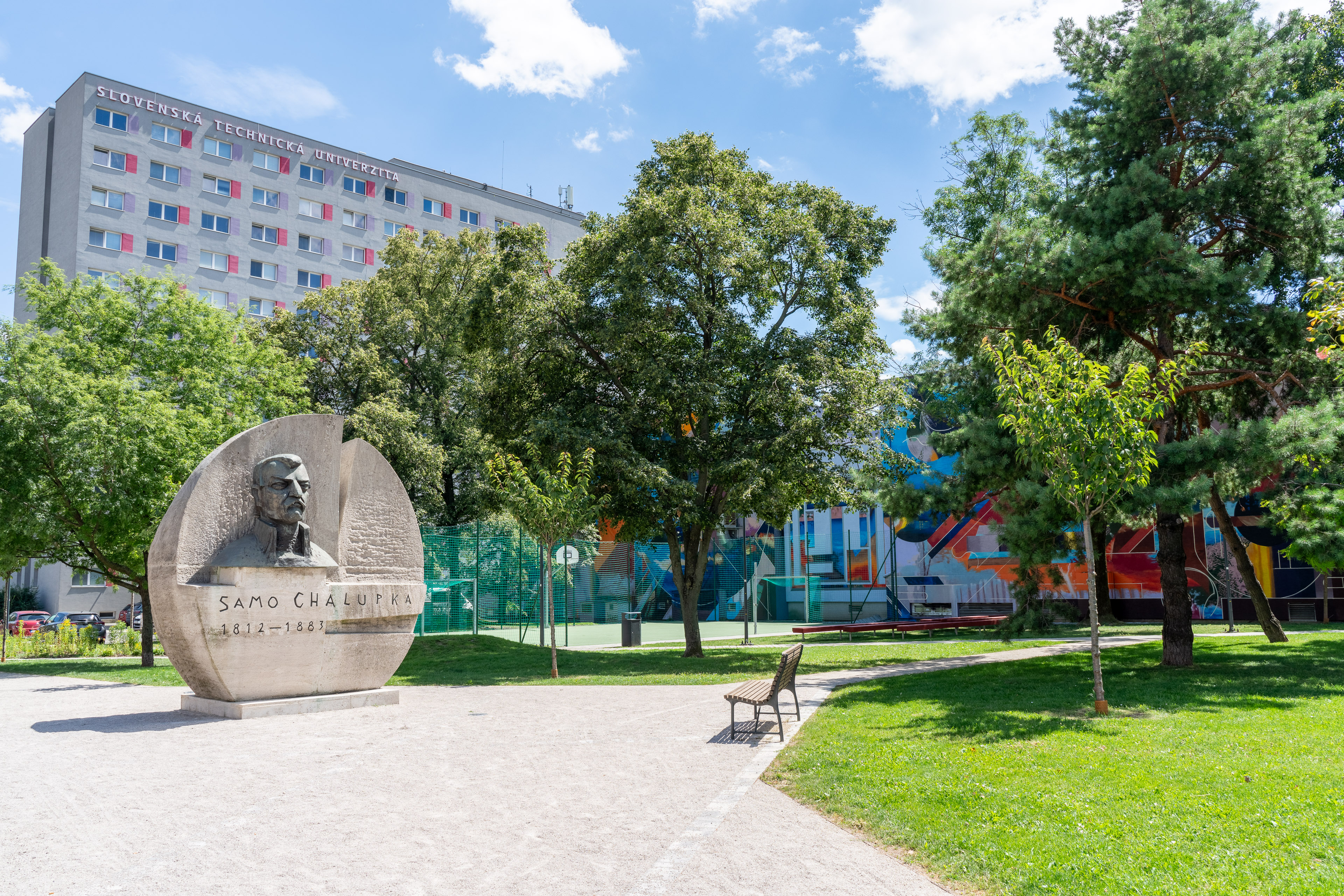 Bratislava je zelenšia: Vynovené parky lákajú rodiny s deťmi aj športovcov