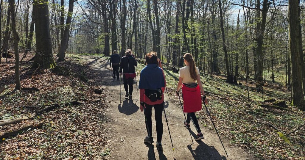 Nordic walking je liek, nie turistika. 6 tipov na trasy od ľahkých po náročné