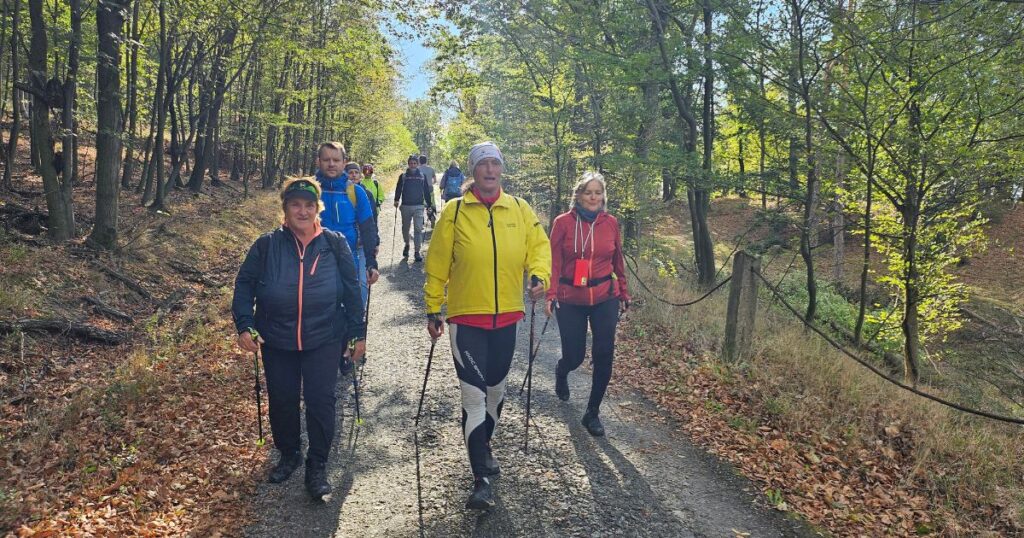 Nordic walking je liek, nie turistika. 6 tipov na trasy od ľahkých po náročné