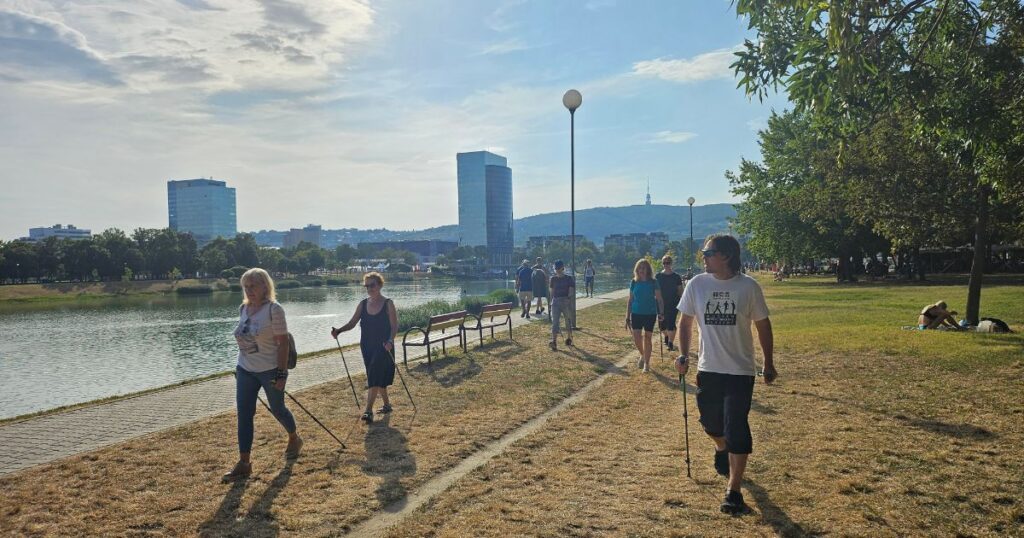 Nordic walking je liek, nie turistika. 6 tipov na trasy od ľahkých po náročné