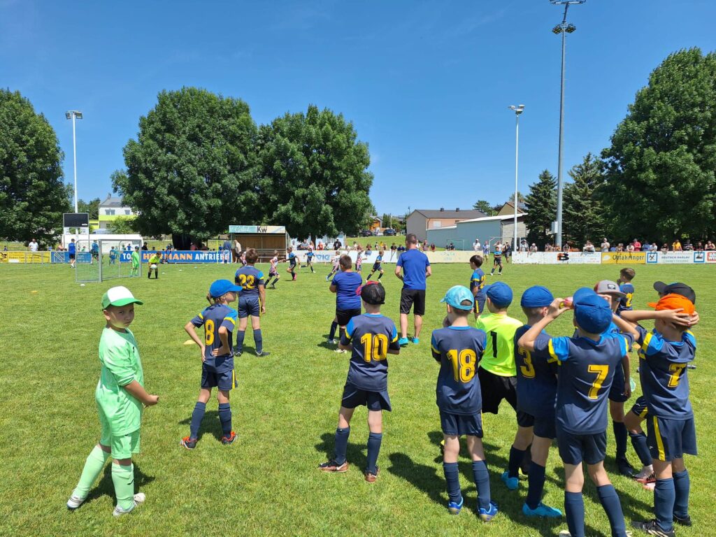 Bratislavské futbalové kluby: ŠK Vrakuňa má viac než 400 hráčov, rastúce zázemie a oddaných fanúšikov