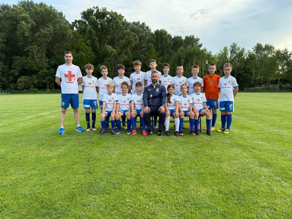 Bratislavské futbalové kluby: V Čunove hrajú pre radosť, po zápasoch si hráči doprajú klobásku a pivo