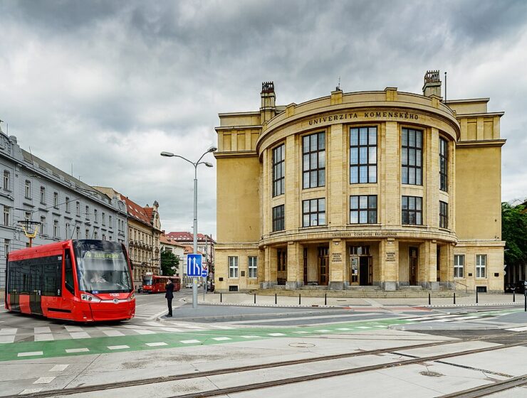 Architektúra bratislavských univerzít: Odkaz na významného architekta, aj premena z trhu plodín na vzdelávací stánok