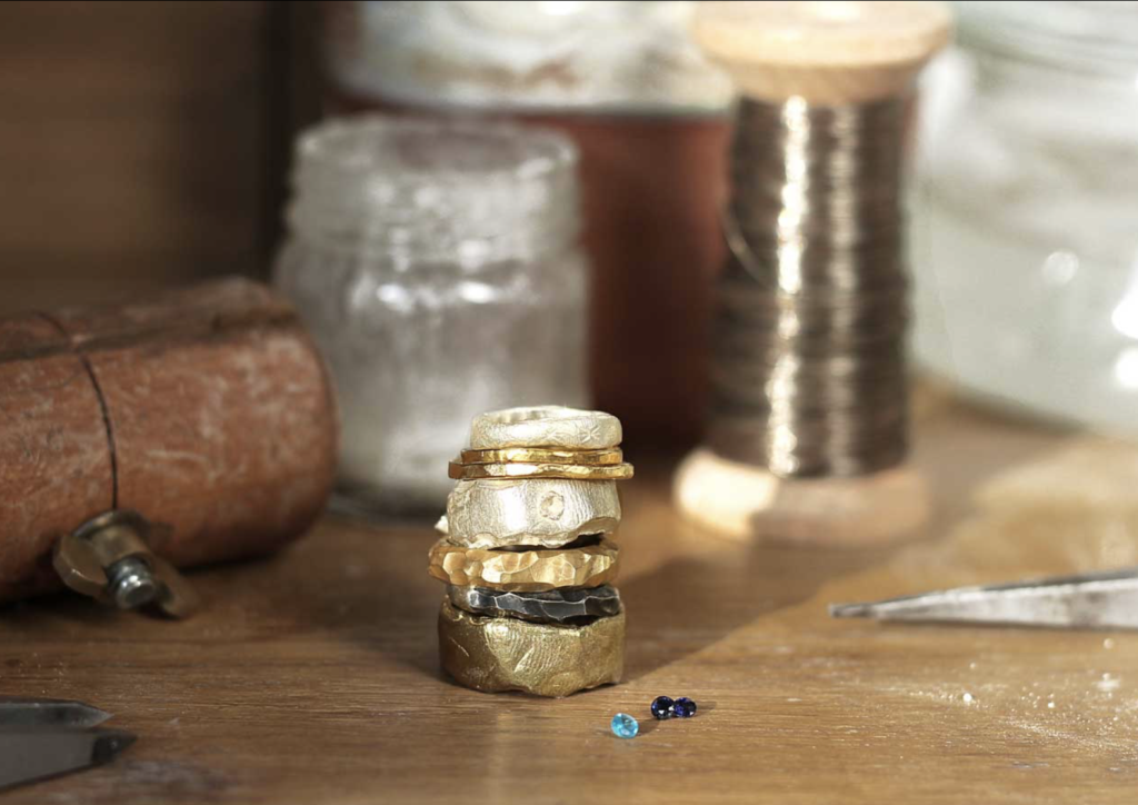 Vianočný darček s predstihom: Tipy na bratislavské umenie, ktoré môžete darovať